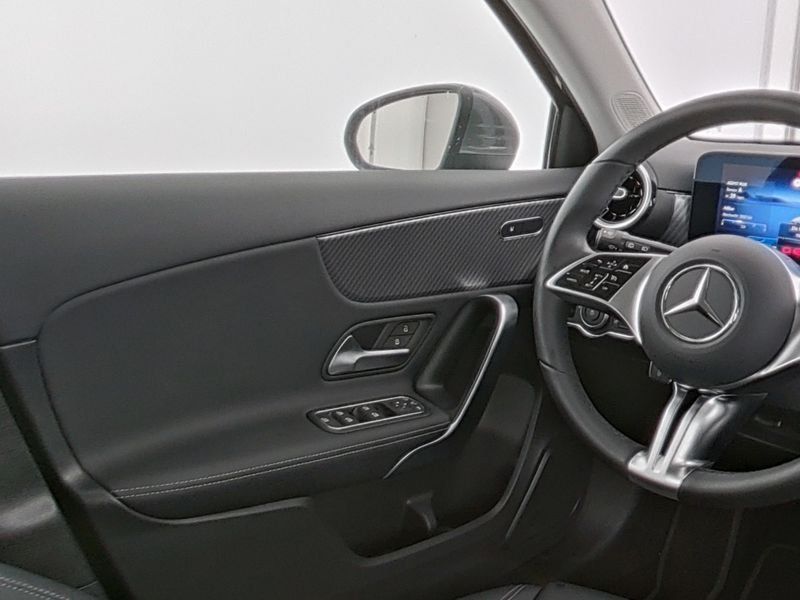 Mercedes-Benz A 200 2024