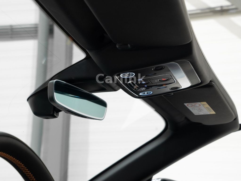 Bentley Continental GTC 2025