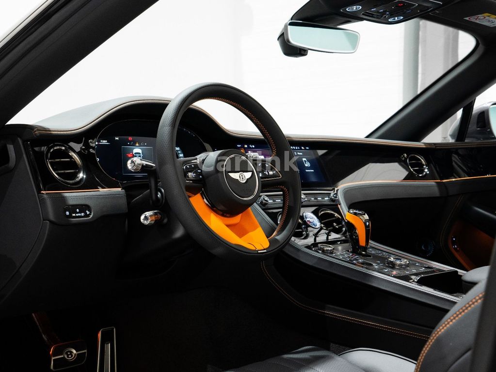 Bentley Continental GTC 2025
