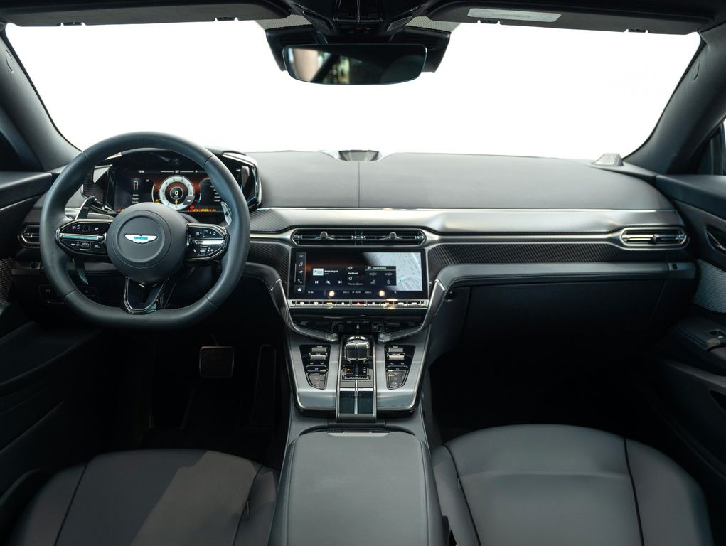 Aston Martin Vanquish 2025