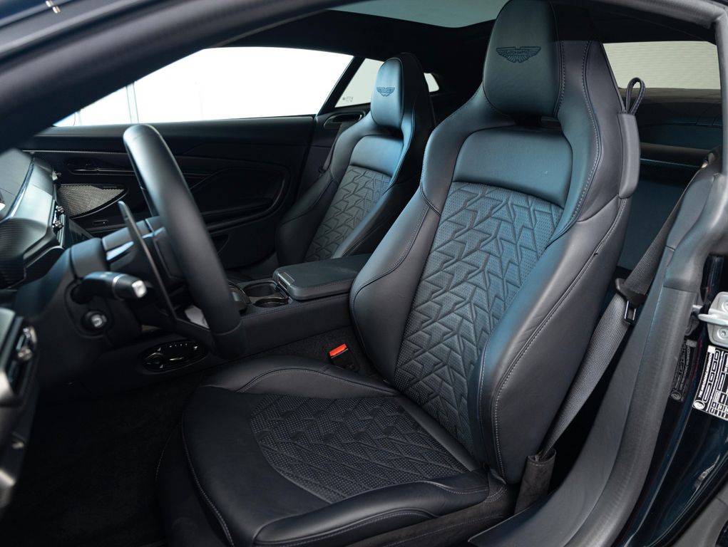 Aston Martin Vanquish 2025