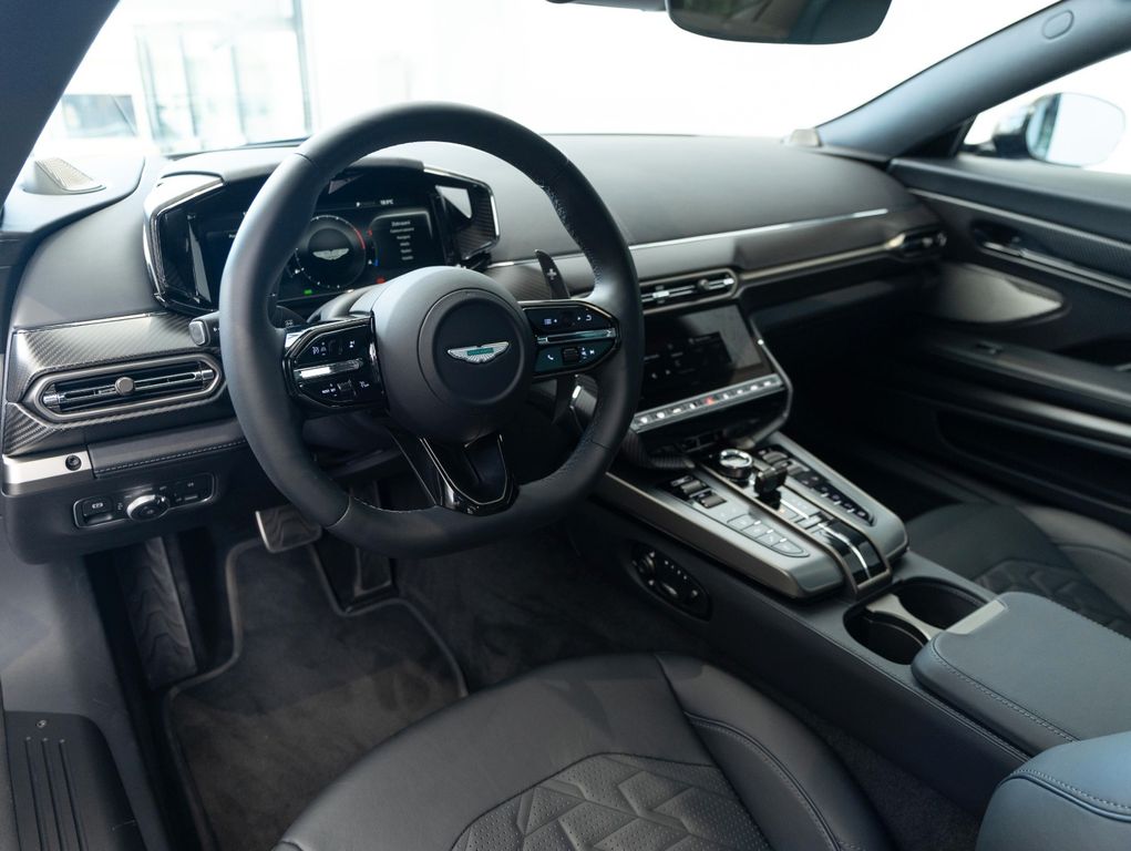 Aston Martin Vanquish 2025