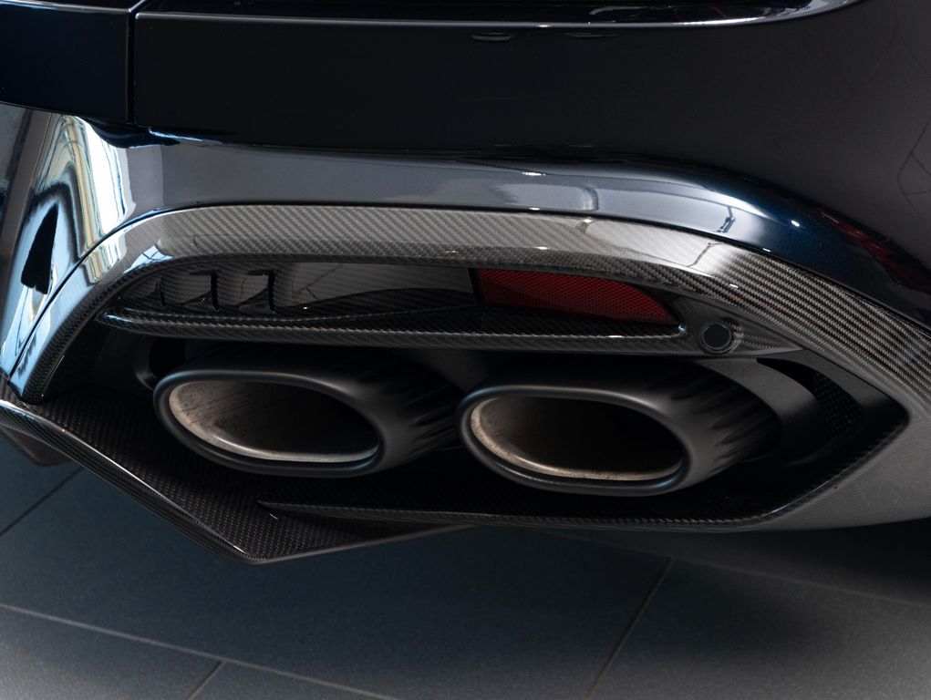 Aston Martin Vanquish 2025