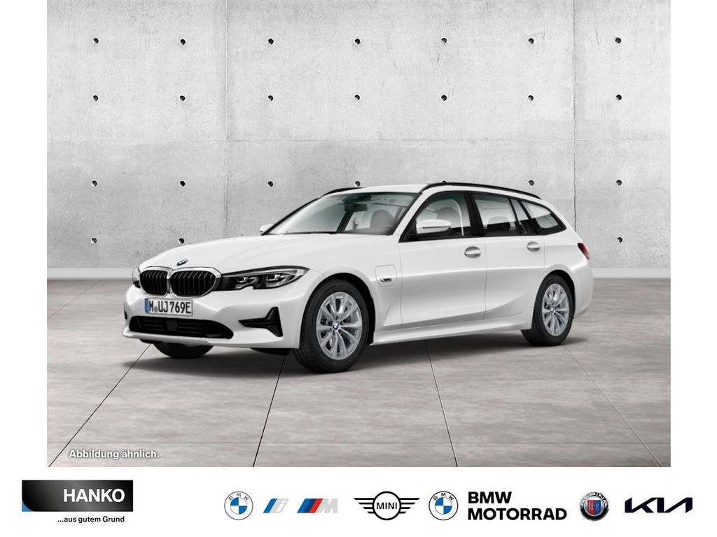 BMW 330 2022
