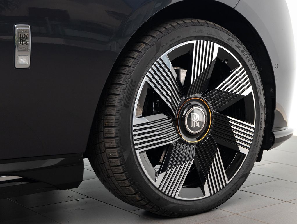 Rolls-Royce Spectre 2025