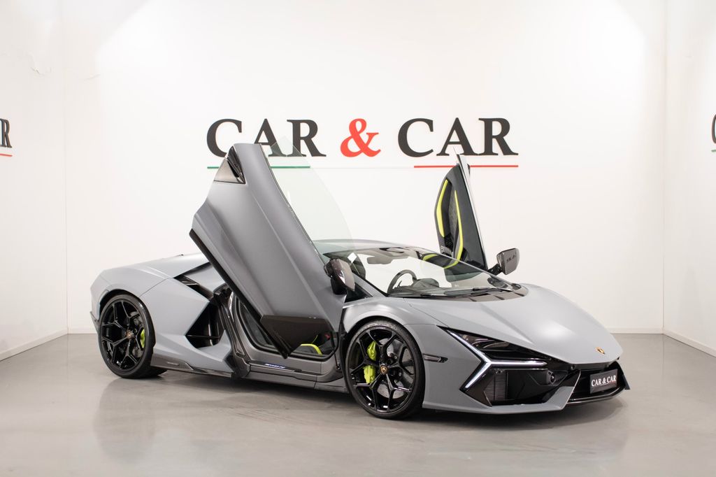 Lamborghini Revuelto 2025