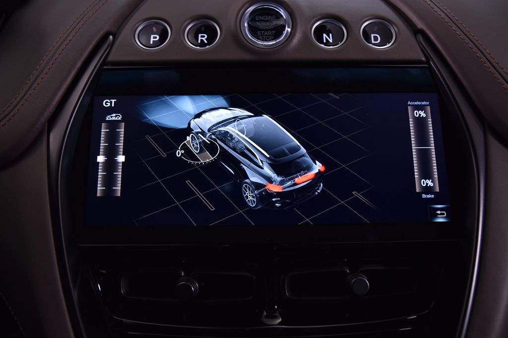 Aston Martin DBX 2023