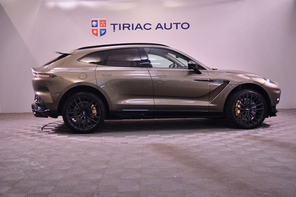 Aston Martin DBX 2023