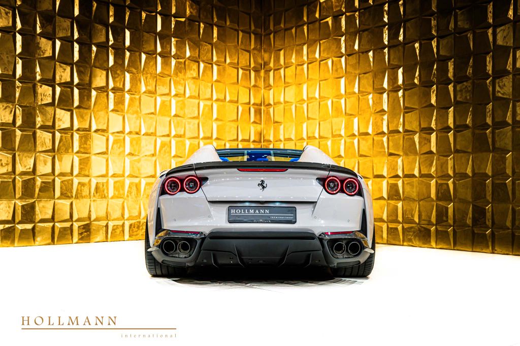 Ferrari 812