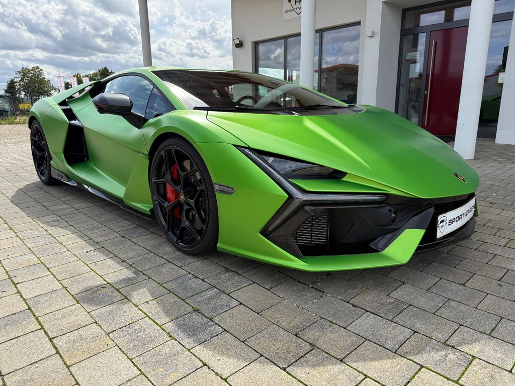 Lamborghini Revuelto 2025