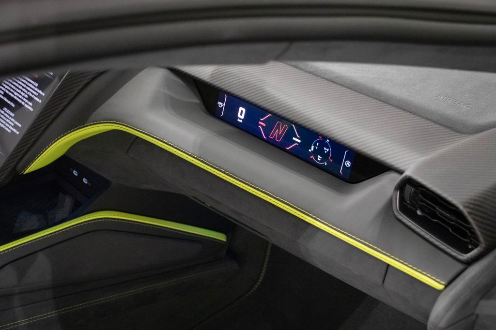 Lamborghini Revuelto 2025