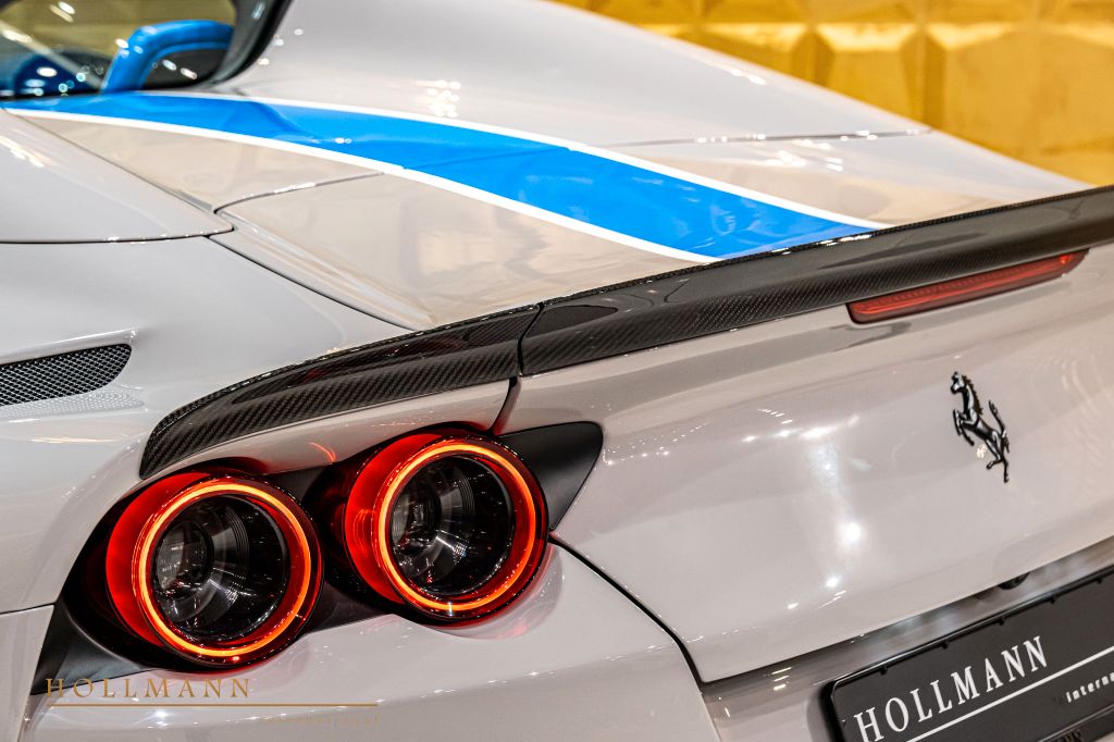 Ferrari 812