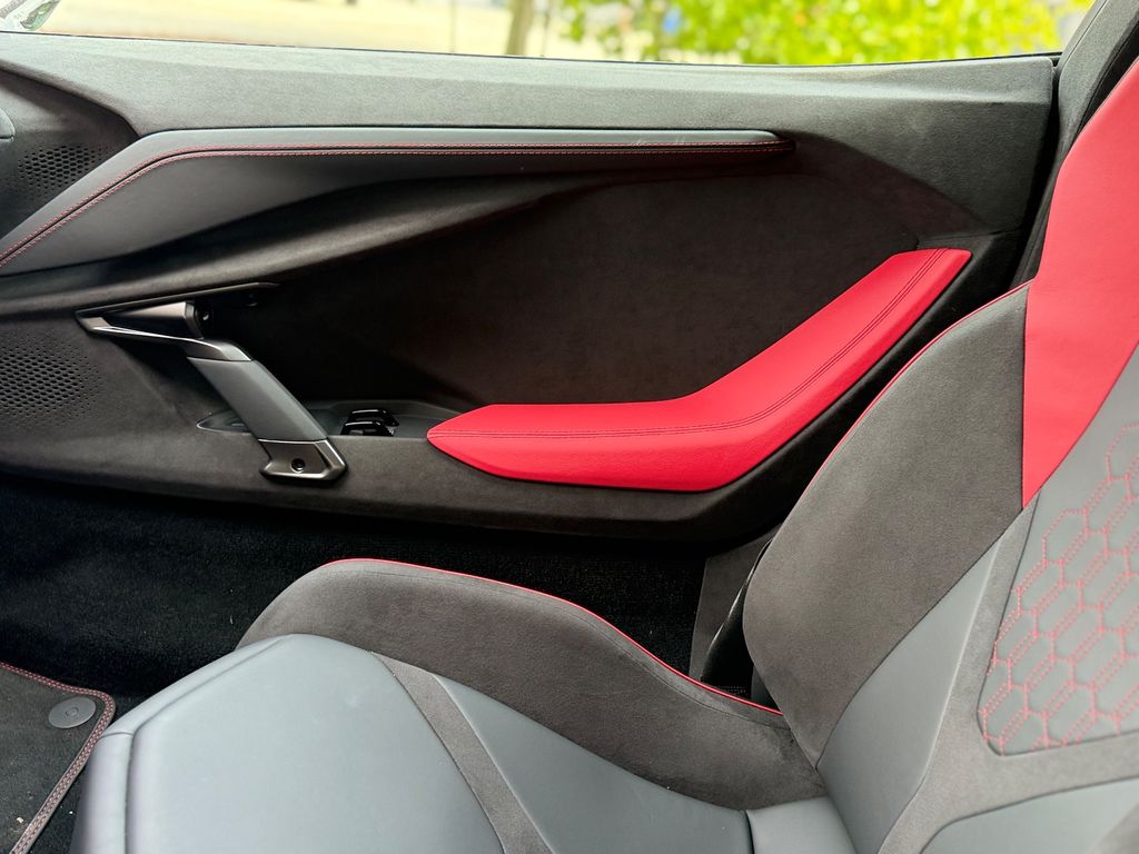 Lamborghini Revuelto 2025