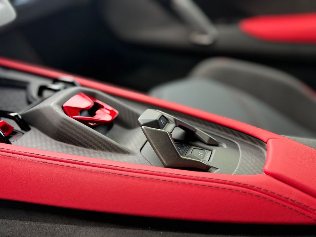 Lamborghini Revuelto 2025