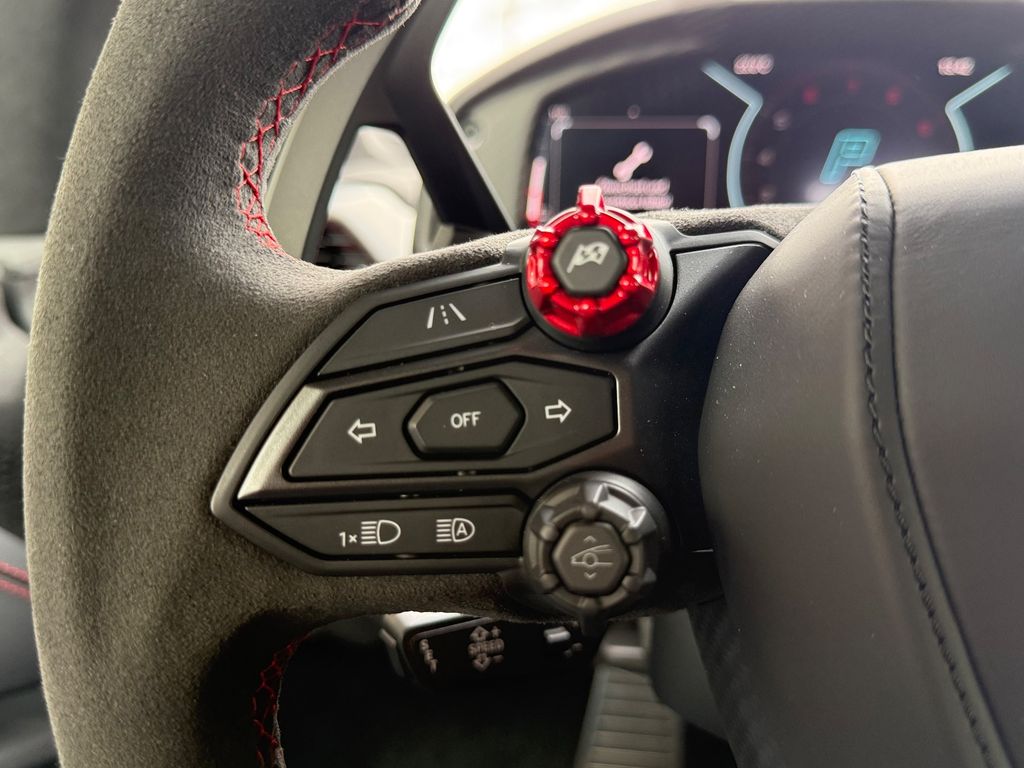 Lamborghini Revuelto 2025