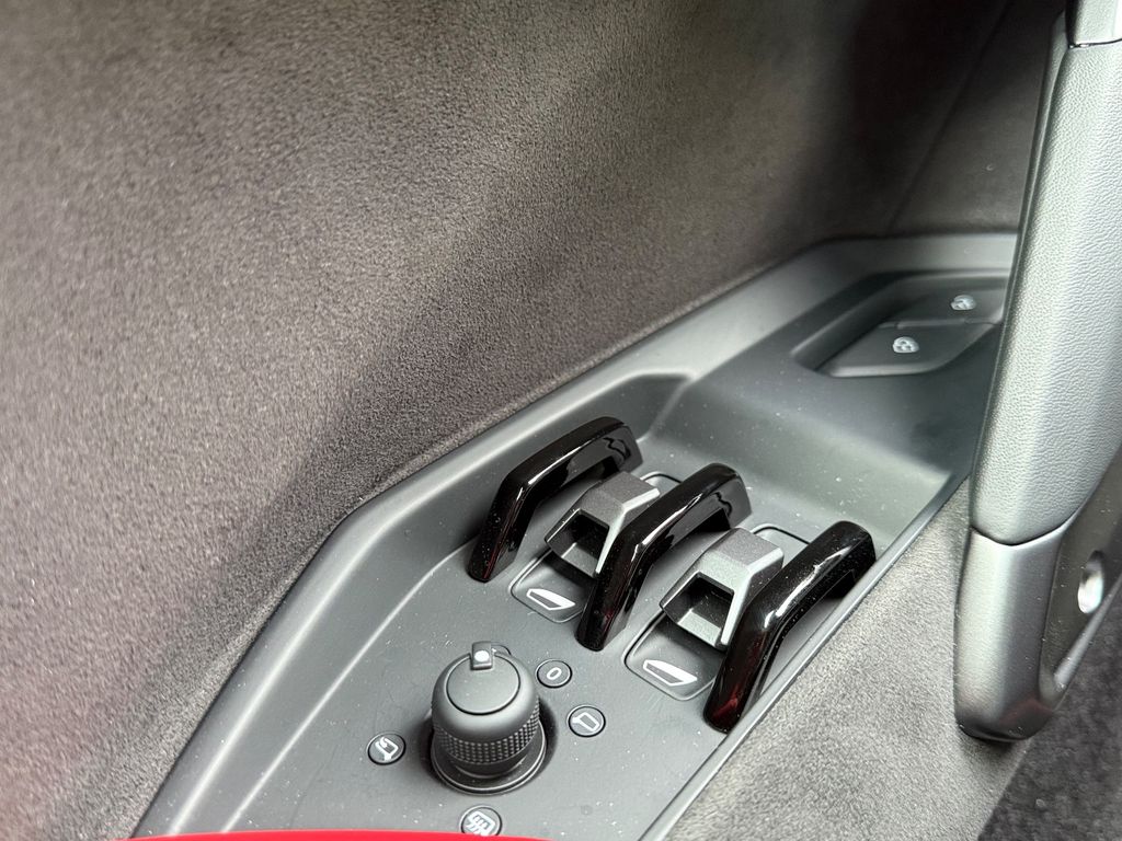 Lamborghini Revuelto 2025