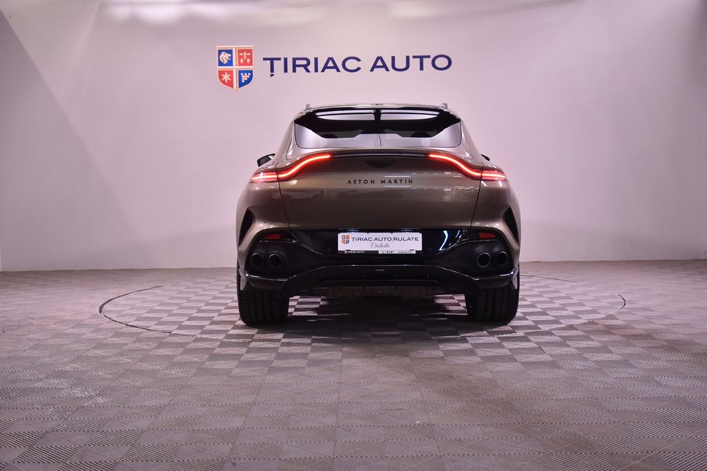 Aston Martin DBX 2023