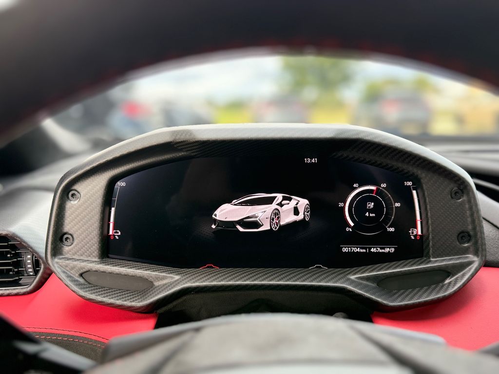 Lamborghini Revuelto 2025