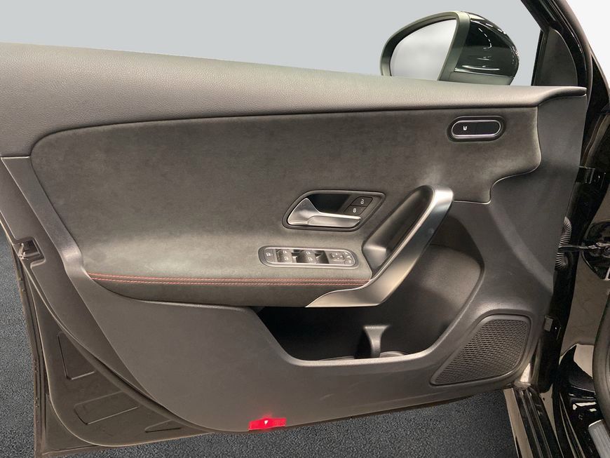 Mercedes-Benz A 220 2024