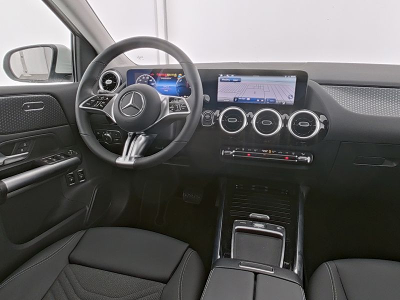 Mercedes-Benz B 250 2024