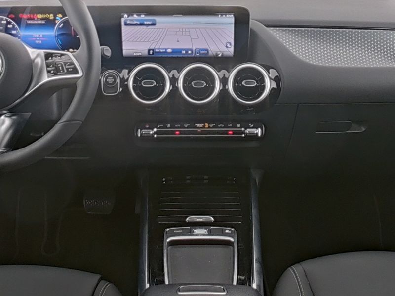 Mercedes-Benz B 250 2024