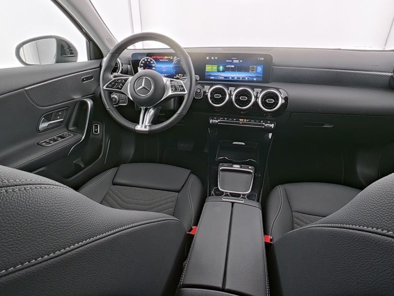 Mercedes-Benz A 250 2024
