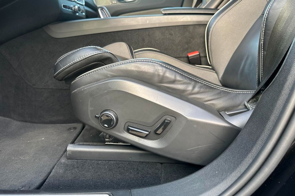 Volvo XC60 2021