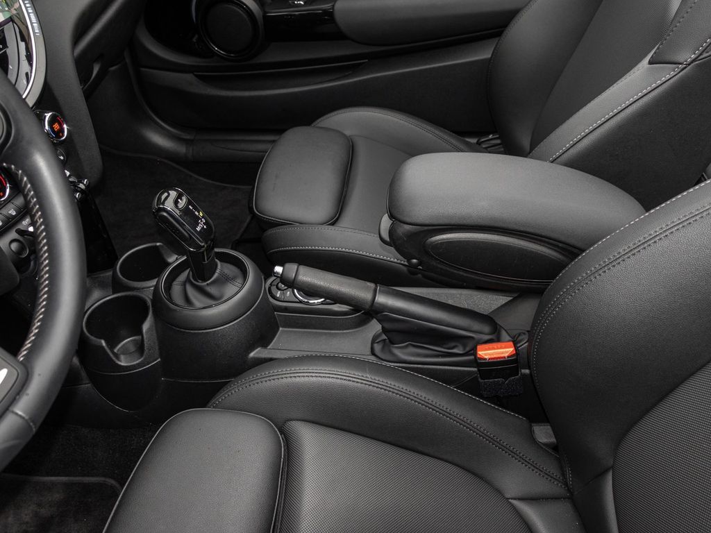 MINI Cooper Cabrio 2023