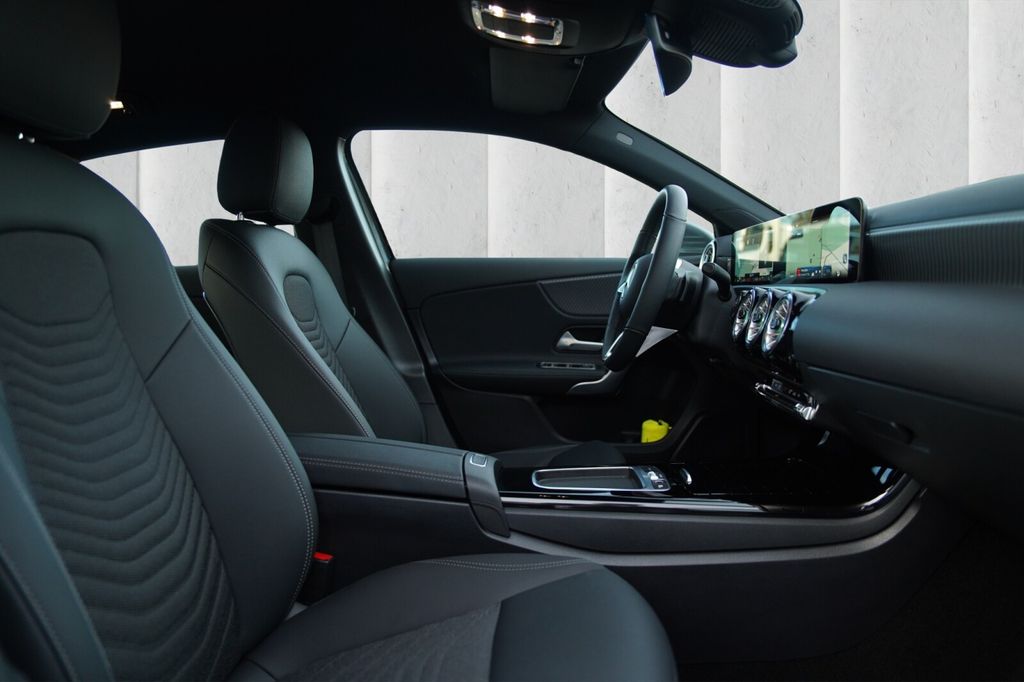 Mercedes-Benz A 180 2024