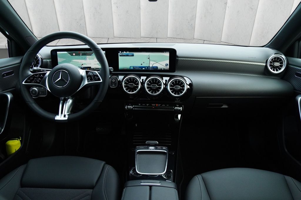 Mercedes-Benz A 180 2024