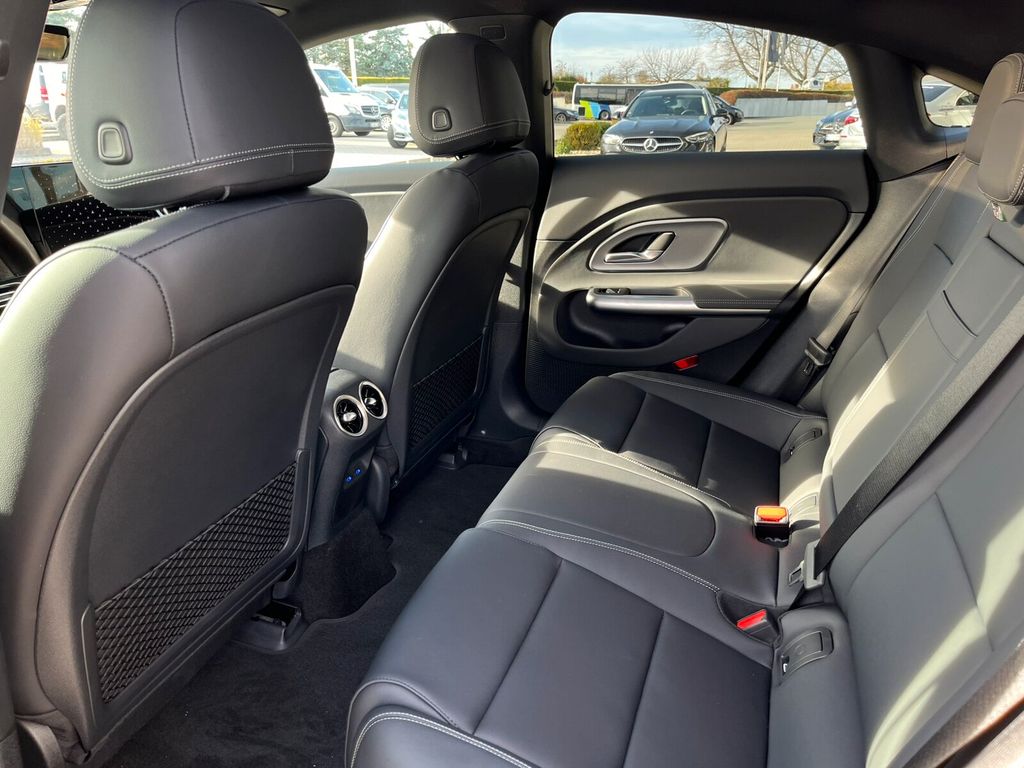 Mercedes-Benz CLA 250 2025