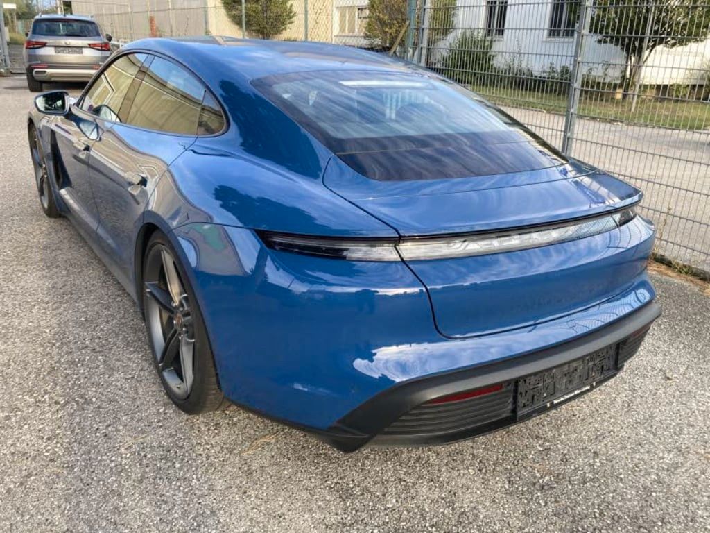Porsche Taycan 2021
