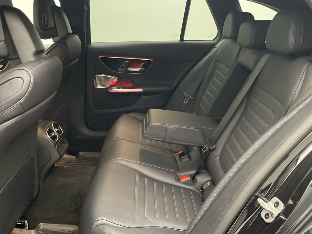 Mercedes-Benz C 300 2025