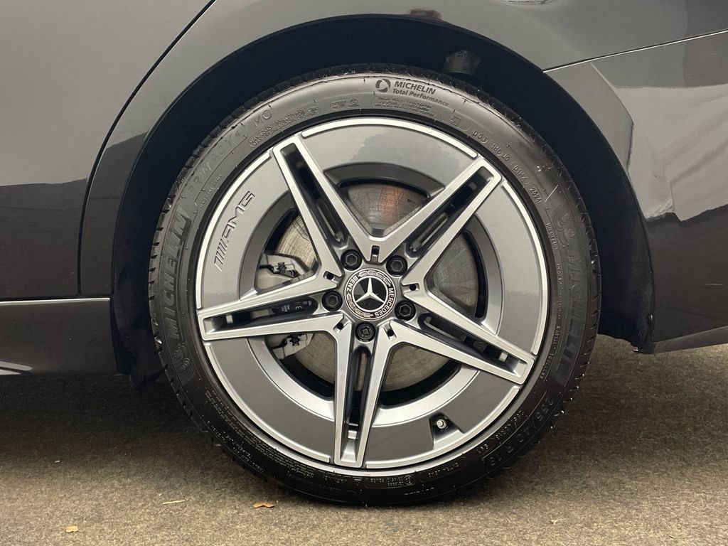 Mercedes-Benz C 300 2025