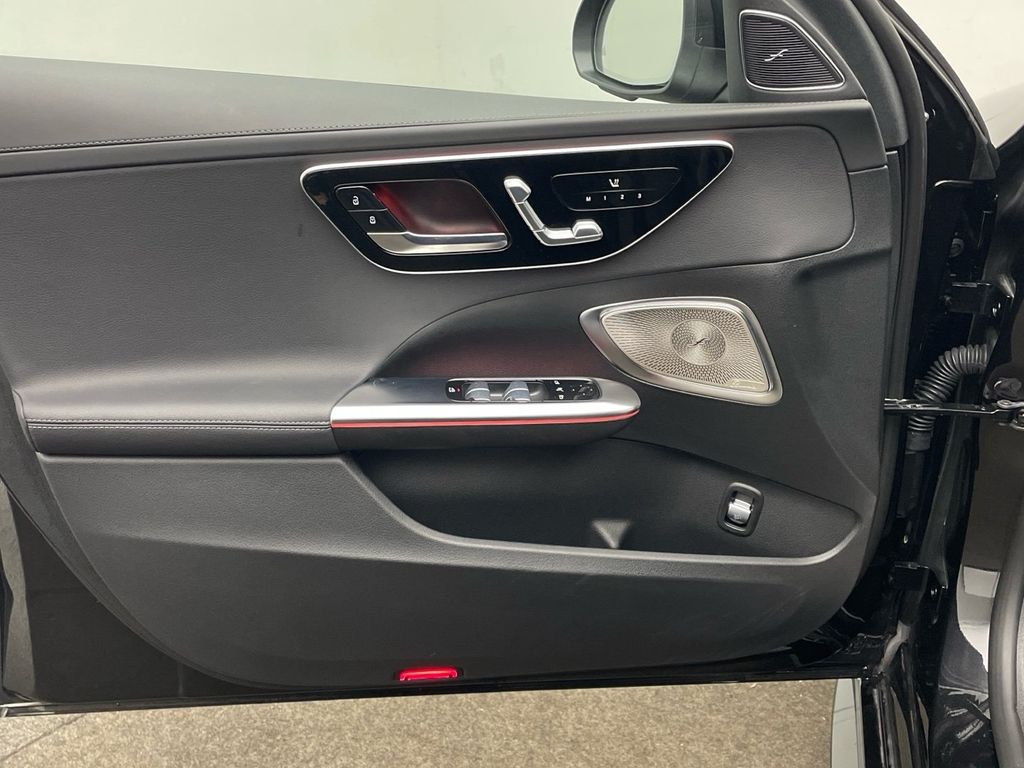 Mercedes-Benz C 300 2025