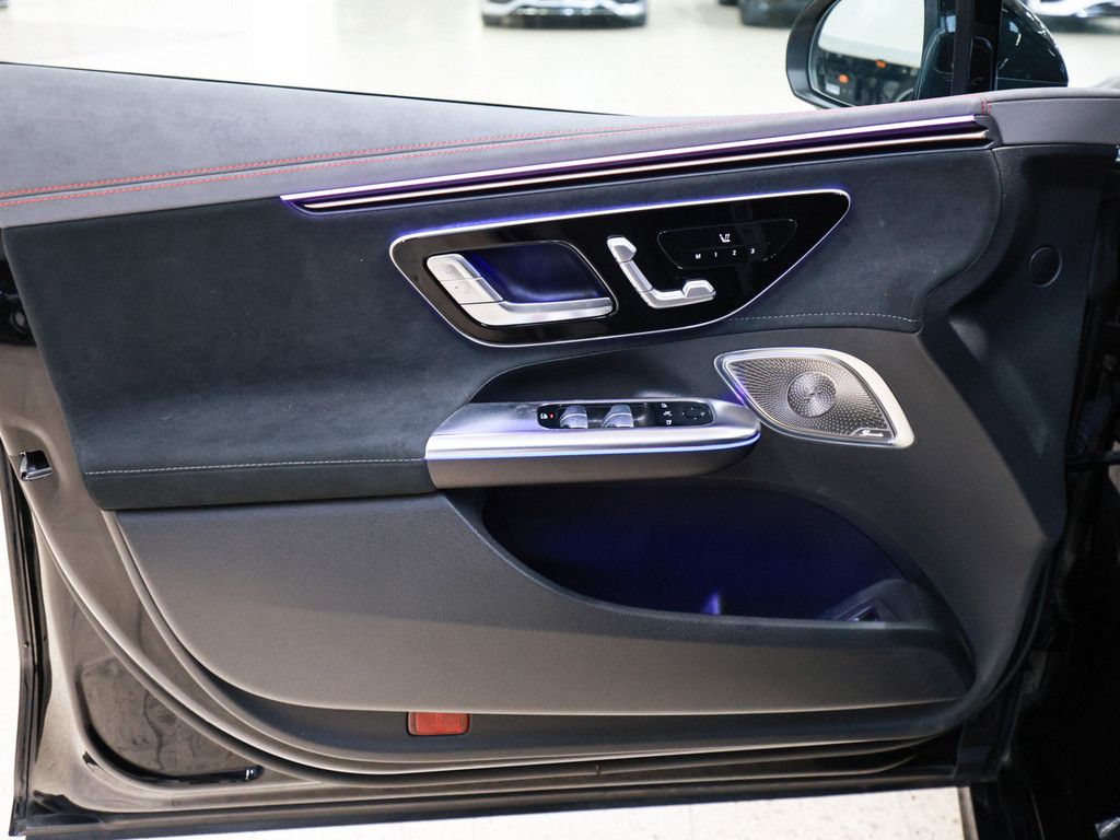 Mercedes-Benz EQE 2024