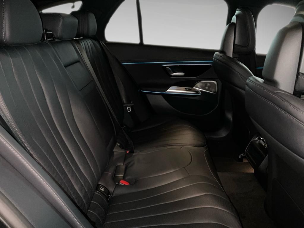 Mercedes-Benz E 300 2025