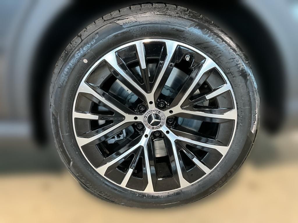 Mercedes-Benz E 300 2025