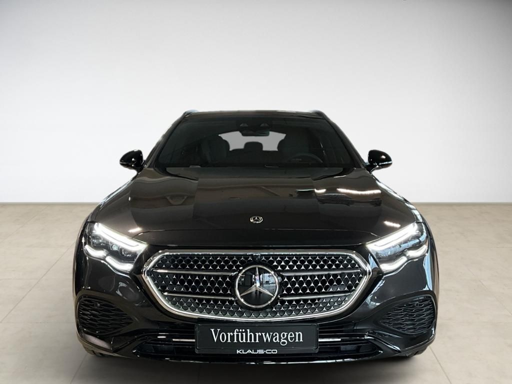 Mercedes-Benz E 300 2025