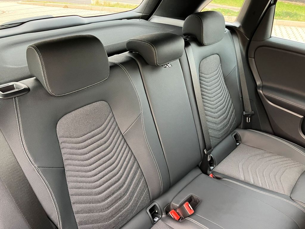 Mercedes-Benz B 200 2024