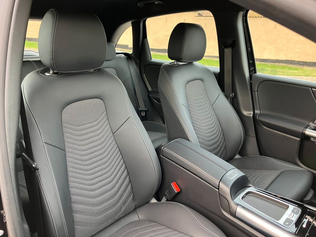 Mercedes-Benz B 200 2024