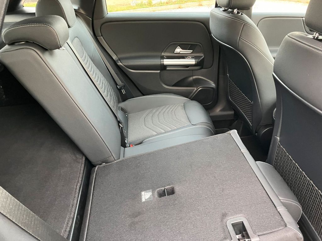 Mercedes-Benz B 200 2024