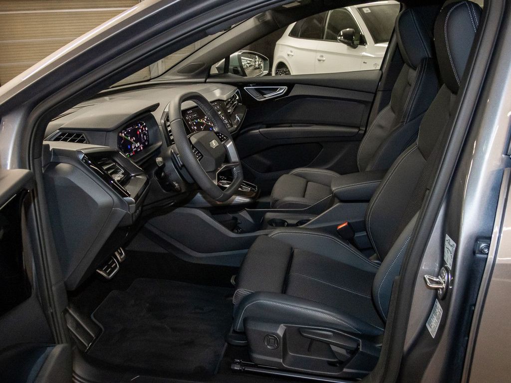 Audi Q4 e-tron 2025