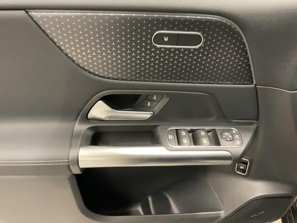Mercedes-Benz B 200 2025