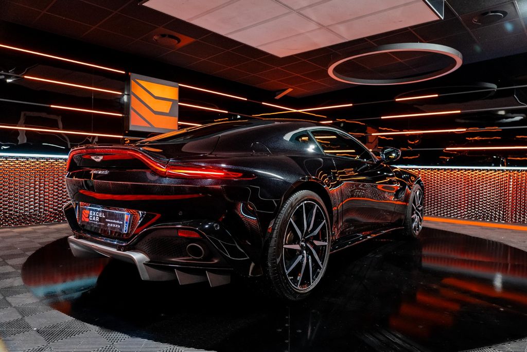 Aston Martin V8 Vantage 2019