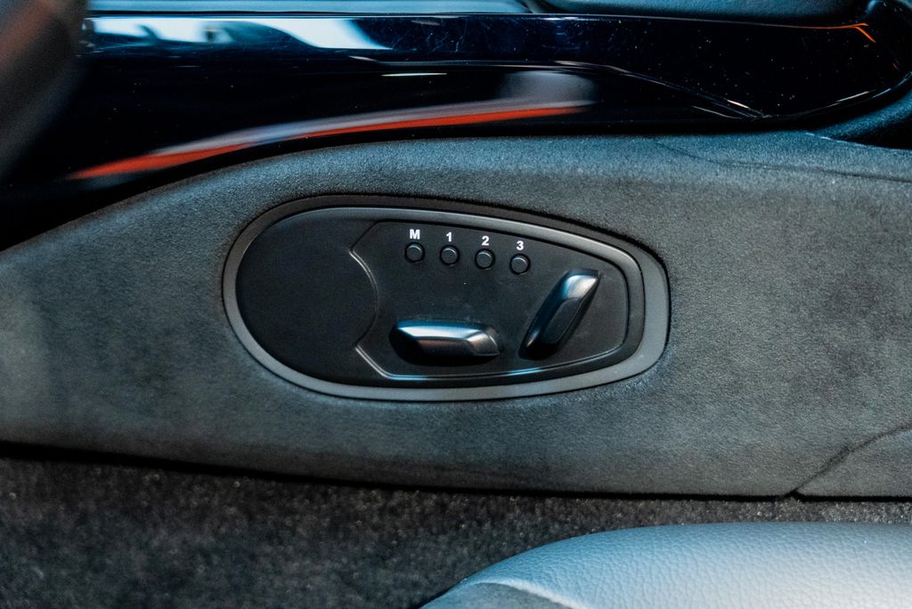 Aston Martin V8 Vantage 2019