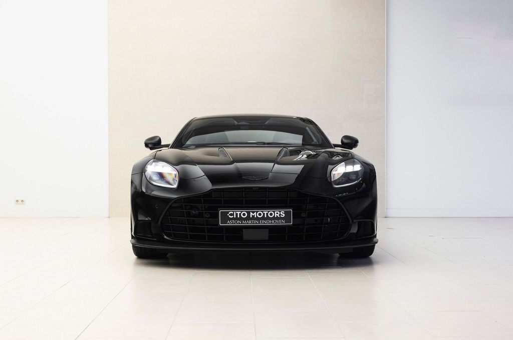 Aston Martin Vanquish 2025