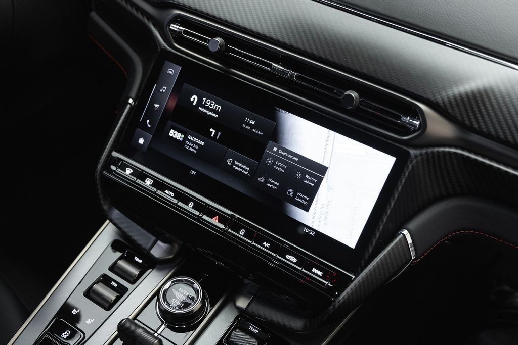 Aston Martin Vanquish 2025