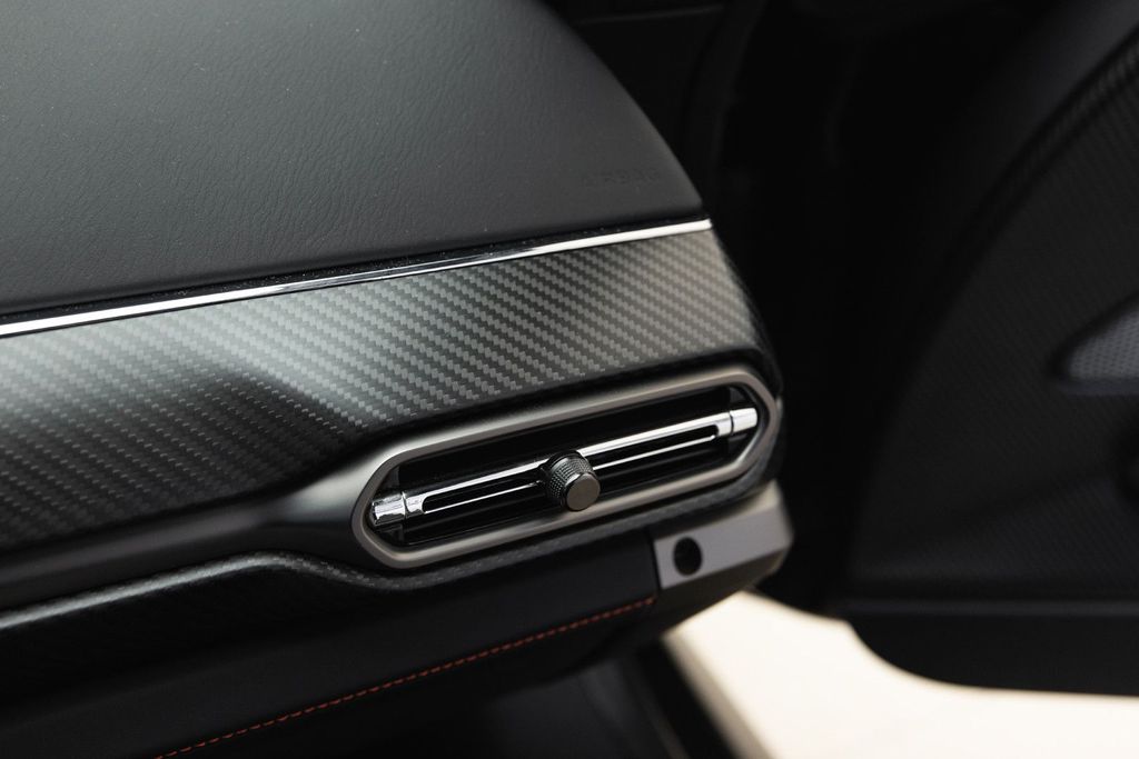 Aston Martin Vanquish 2025