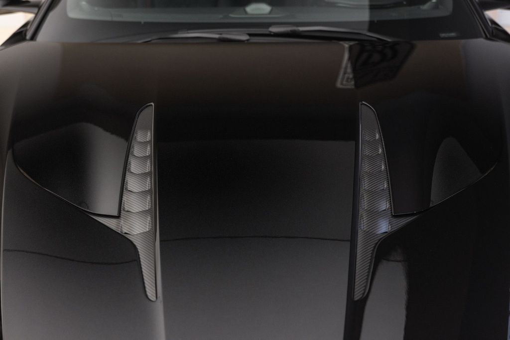 Aston Martin Vanquish 2025